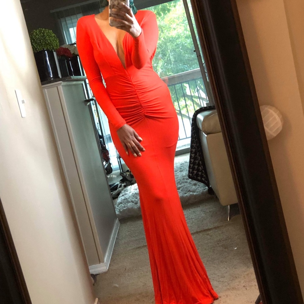 Beautiful size small red gown.